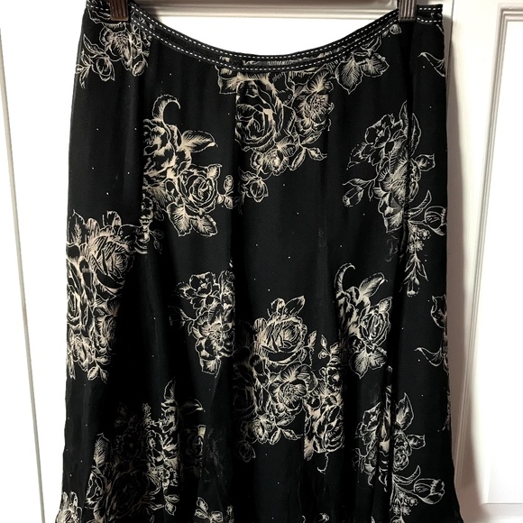 Flowy A-line Skirt - Picture 4 of 5